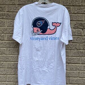 Vineyard Vines Tennessee Titans Helmet T-Shirt NWT Large